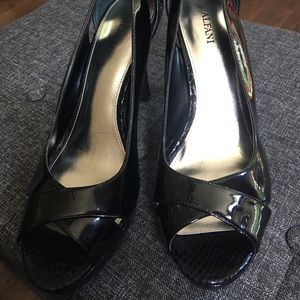 Like new Alfani Peep Toe Pumps